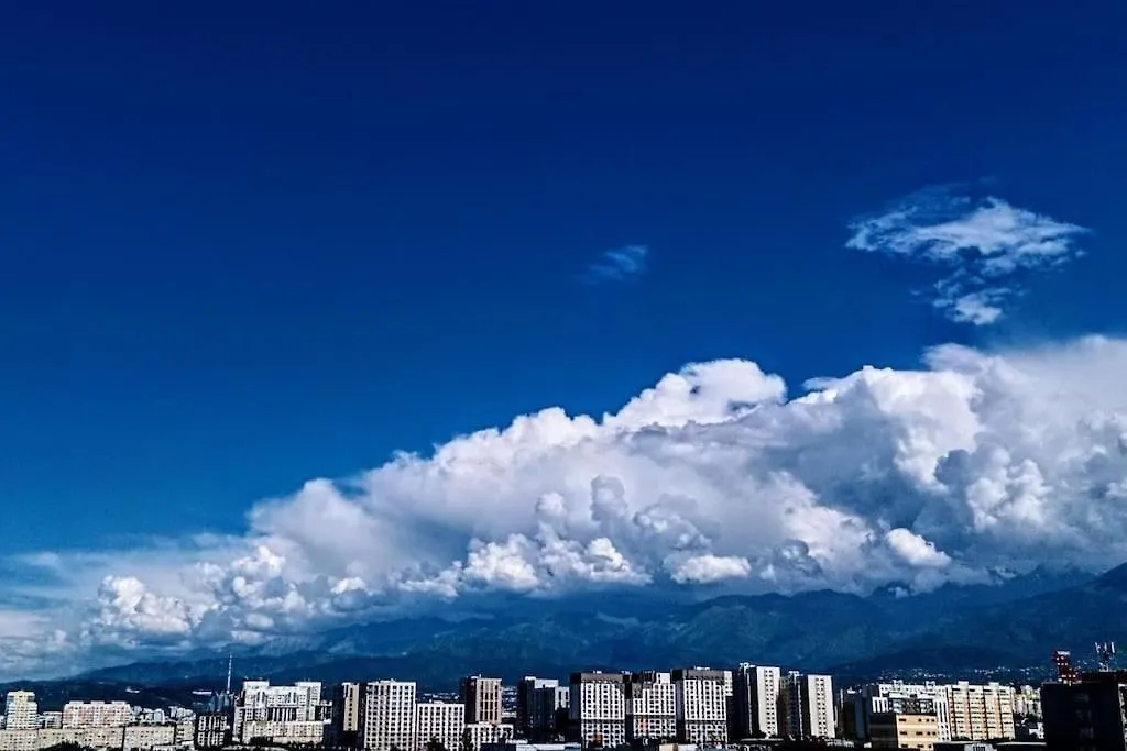 Apartmán Квартира С Террасой С Видом На Горы Almaty